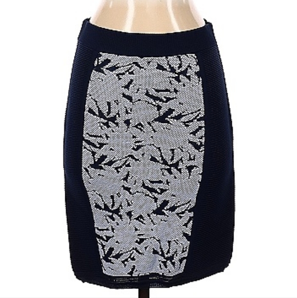 Rebecca Minkoff Dark Navy Okina Floral Panel Pencil Skirt Heavy Knit size small - Picture 2 of 8